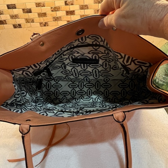 Rebecca Minkoff  MAB Saffiano leather purse. EUC - Picture 12 of 16